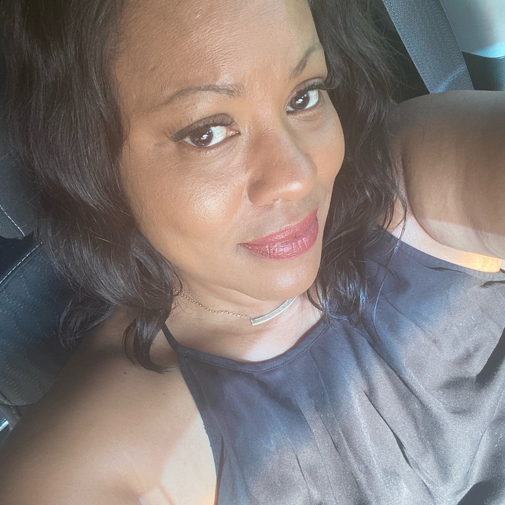 Meet your Posher, Monique